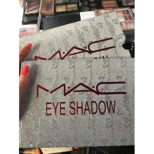 MAC 24 Color Eyeshadow Palette